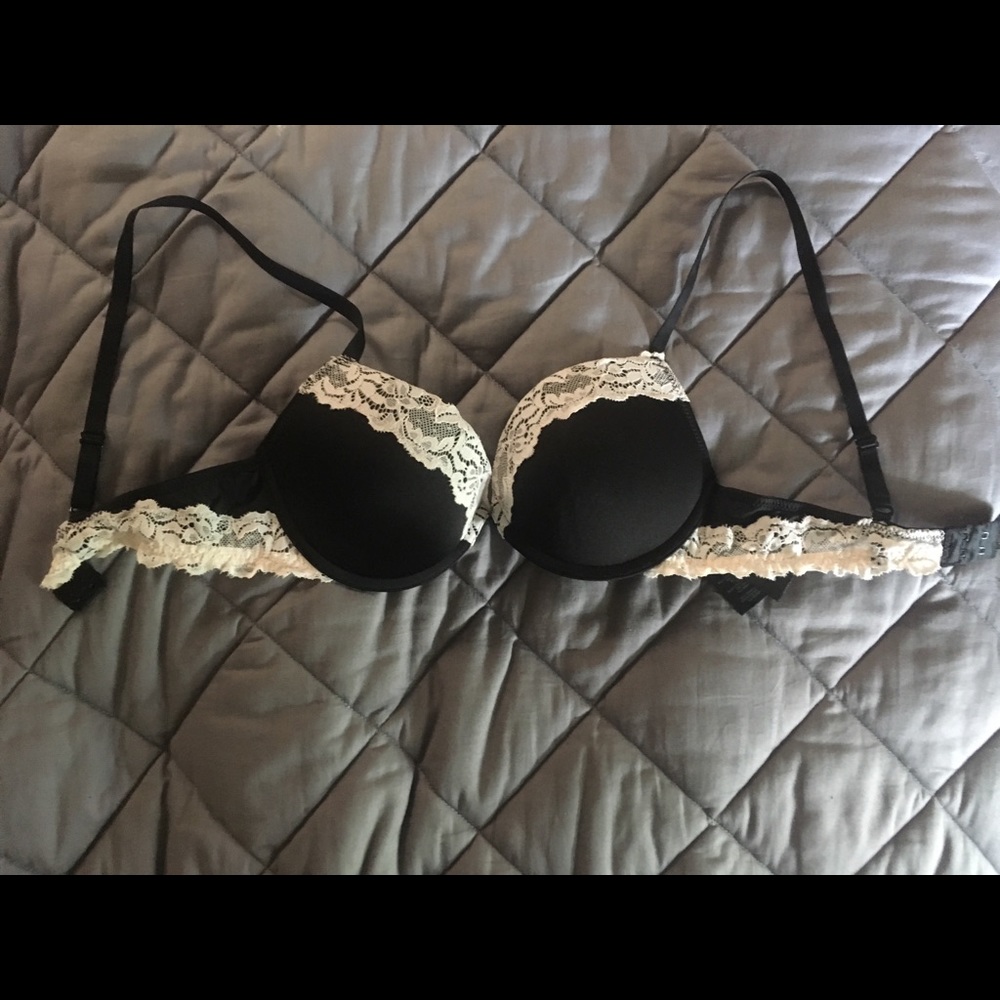 Black bra with white lace